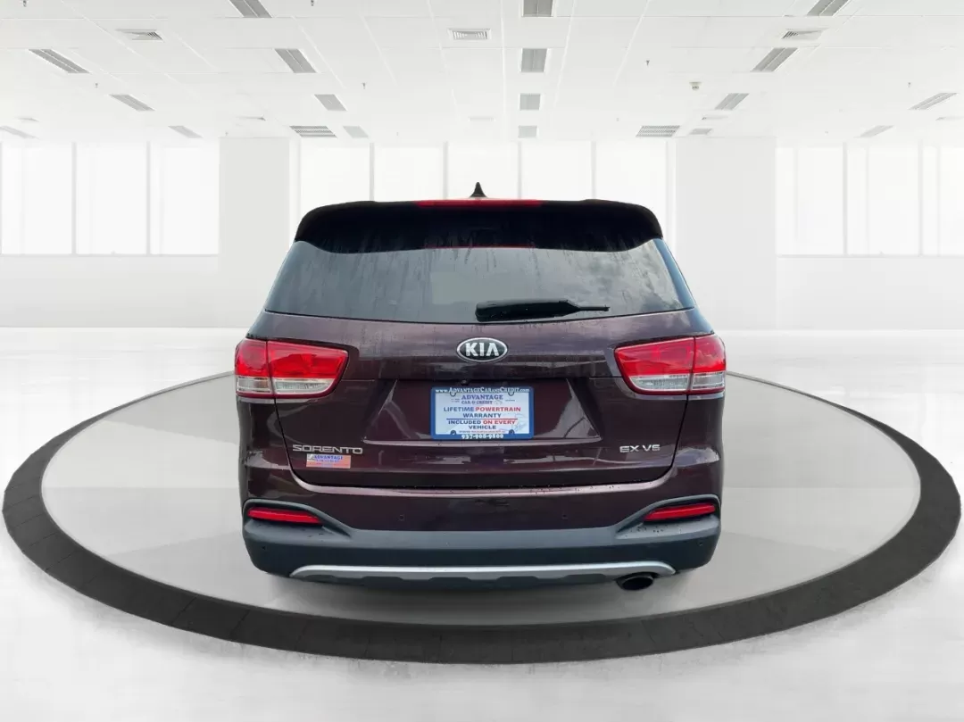 2016 Kia Sorento 3.3L EX (5XYPHDA5XGG) with an Lambda II 3.3L V-6 gasoline direct injection engine, located at 8750 N County Rd 25A, Piqua, OH, 45356, (937) 908-9800, 40.164391, -84.232513 - **Experience Adventure with the 2016 Kia Sorento EX Perfect for Your Family Road Trips!**<br /> <br /> Are you ready to elevate your family adventures with a vehicle that combines style, comfort, and performance? The 2016 Kia Sorento EX is tailored for those who crave exploration without sacrificin - Photo#3