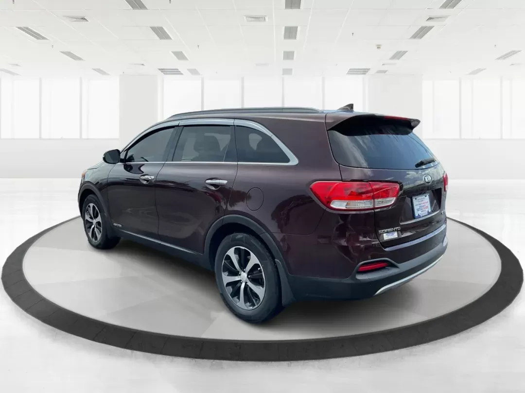 2016 Kia Sorento 3.3L EX (5XYPHDA5XGG) with an Lambda II 3.3L V-6 gasoline direct injection engine, located at 8750 N County Rd 25A, Piqua, OH, 45356, (937) 908-9800, 40.164391, -84.232513 - **Experience Adventure with the 2016 Kia Sorento EX Perfect for Your Family Road Trips!**<br /> <br /> Are you ready to elevate your family adventures with a vehicle that combines style, comfort, and performance? The 2016 Kia Sorento EX is tailored for those who crave exploration without sacrificin - Photo#4
