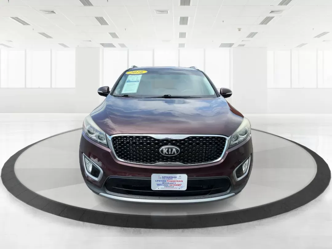 2016 Kia Sorento 3.3L EX (5XYPHDA5XGG) with an Lambda II 3.3L V-6 gasoline direct injection engine, located at 8750 N County Rd 25A, Piqua, OH, 45356, (937) 908-9800, 40.164391, -84.232513 - **Experience Adventure with the 2016 Kia Sorento EX Perfect for Your Family Road Trips!**<br /> <br /> Are you ready to elevate your family adventures with a vehicle that combines style, comfort, and performance? The 2016 Kia Sorento EX is tailored for those who crave exploration without sacrificin - Photo#6