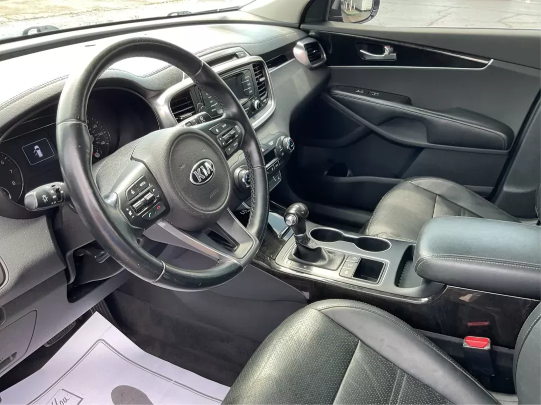 2016 Kia Sorento 3.3L EX (5XYPHDA5XGG) with an Lambda II 3.3L V-6 gasoline direct injection engine, located at 8750 N County Rd 25A, Piqua, OH, 45356, (937) 908-9800, 40.164391, -84.232513 - **Experience Adventure with the 2016 Kia Sorento EX Perfect for Your Family Road Trips!**<br /> <br /> Are you ready to elevate your family adventures with a vehicle that combines style, comfort, and performance? The 2016 Kia Sorento EX is tailored for those who crave exploration without sacrificin - Photo#8