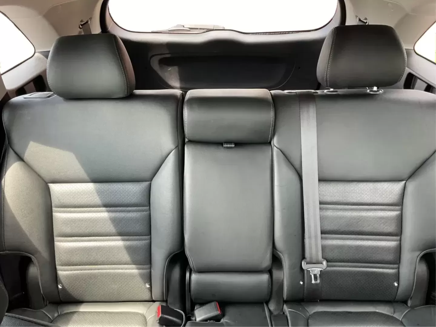 2016 Kia Sorento 3.3L EX (5XYPHDA5XGG) with an Lambda II 3.3L V-6 gasoline direct injection engine, located at 8750 N County Rd 25A, Piqua, OH, 45356, (937) 908-9800, 40.164391, -84.232513 - Photo#13