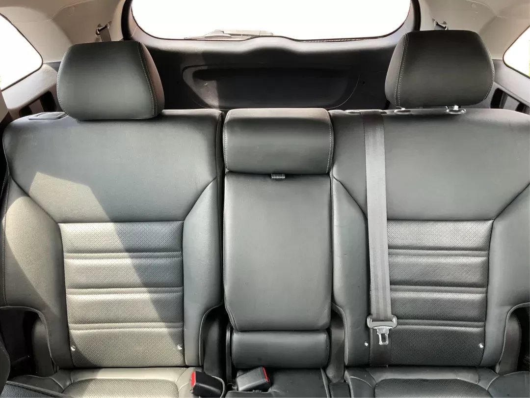 2016 Kia Sorento 3.3L EX (5XYPHDA5XGG) with an Lambda II 3.3L V-6 gasoline direct injection engine, located at 8750 N County Rd 25A, Piqua, OH, 45356, (937) 908-9800, 40.164391, -84.232513 - **Experience Adventure with the 2016 Kia Sorento EX Perfect for Your Family Road Trips!**<br /> <br /> Are you ready to elevate your family adventures with a vehicle that combines style, comfort, and performance? The 2016 Kia Sorento EX is tailored for those who crave exploration without sacrificin - Photo#13