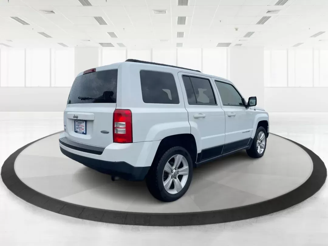 2015 Jeep Patriot Latitude (1C4NJRFB0FD) with an 2.4L I-4 DOHC engine, located at 4508 South Dixie Dr, Moraine, OH, 45439, (937) 908-9800, 39.689976, -84.218452 - Photo#2