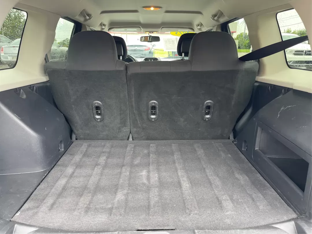 2015 Jeep Patriot Latitude (1C4NJRFB0FD) with an 2.4L I-4 DOHC engine, located at 4508 South Dixie Dr, Moraine, OH, 45439, (937) 908-9800, 39.689976, -84.218452 - Photo#10