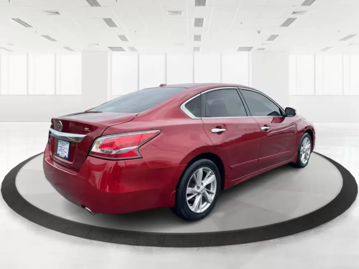 2015 Nissan Altima 2.5 SL (1N4AL3APXFC) with an 2.5L I-4 DOHC engine, located at 880 E. National Road, Vandalia, OH, 45377, (937) 908-9800, 39.891918, -84.183594 - Photo#2