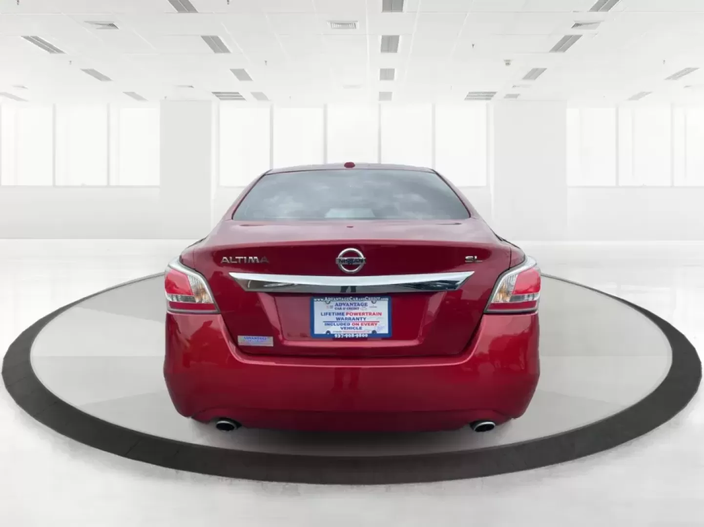 2015 Nissan Altima 2.5 SL (1N4AL3APXFC) with an 2.5L I-4 DOHC engine, located at 880 E. National Road, Vandalia, OH, 45377, (937) 908-9800, 39.891918, -84.183594 - Photo#3