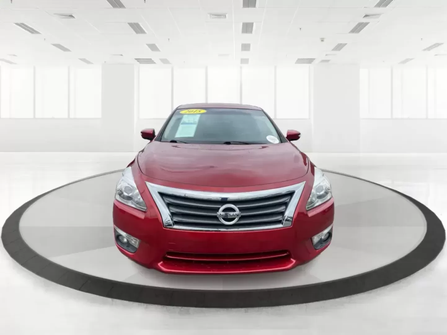 2015 Nissan Altima 2.5 SL (1N4AL3APXFC) with an 2.5L I-4 DOHC engine, located at 880 E. National Road, Vandalia, OH, 45377, (937) 908-9800, 39.891918, -84.183594 - Photo#6
