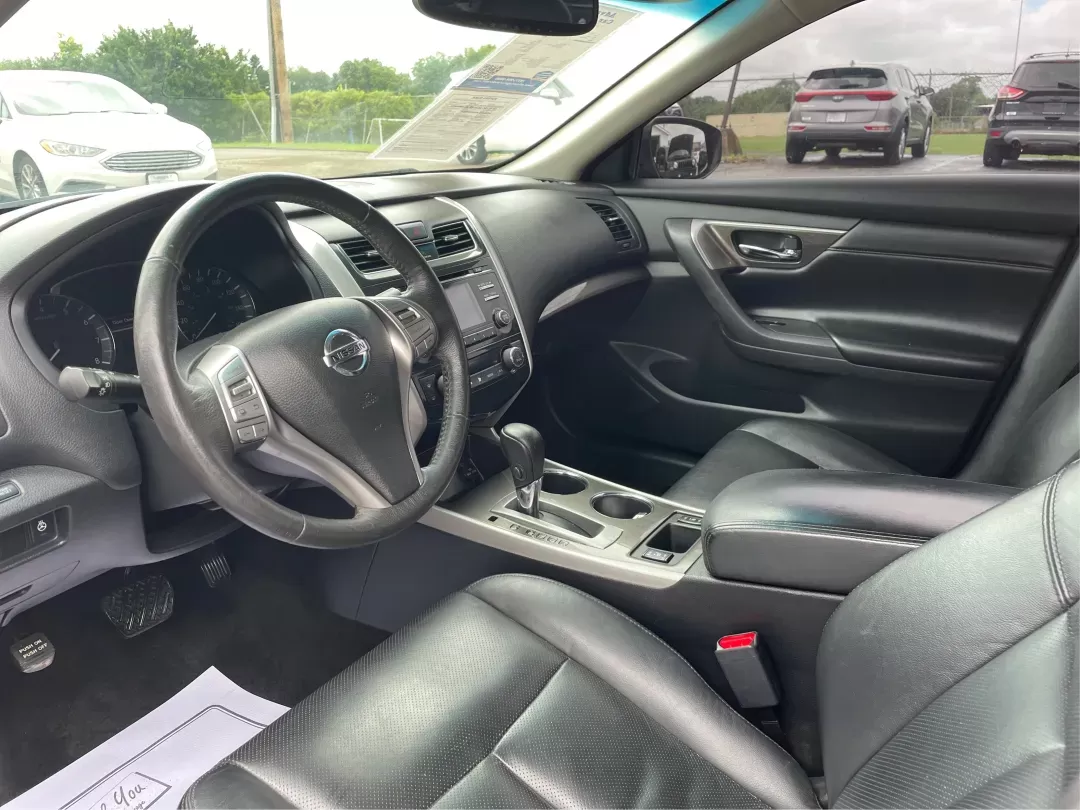 2015 Nissan Altima 2.5 SL (1N4AL3APXFC) with an 2.5L I-4 DOHC engine, located at 880 E. National Road, Vandalia, OH, 45377, (937) 908-9800, 39.891918, -84.183594 - **Elevate Your Commute with the 2015 Nissan Altima 2.5 SL at Advantage Car and Credit**<br /> <br /> If you're looking for a reliable sedan that blends comfort, efficiency, and style, the 2015 Nissan Altima 2.5 SL is your perfect match! This vehicle is tailor-made for the everyday commuter who doesn - Photo#8