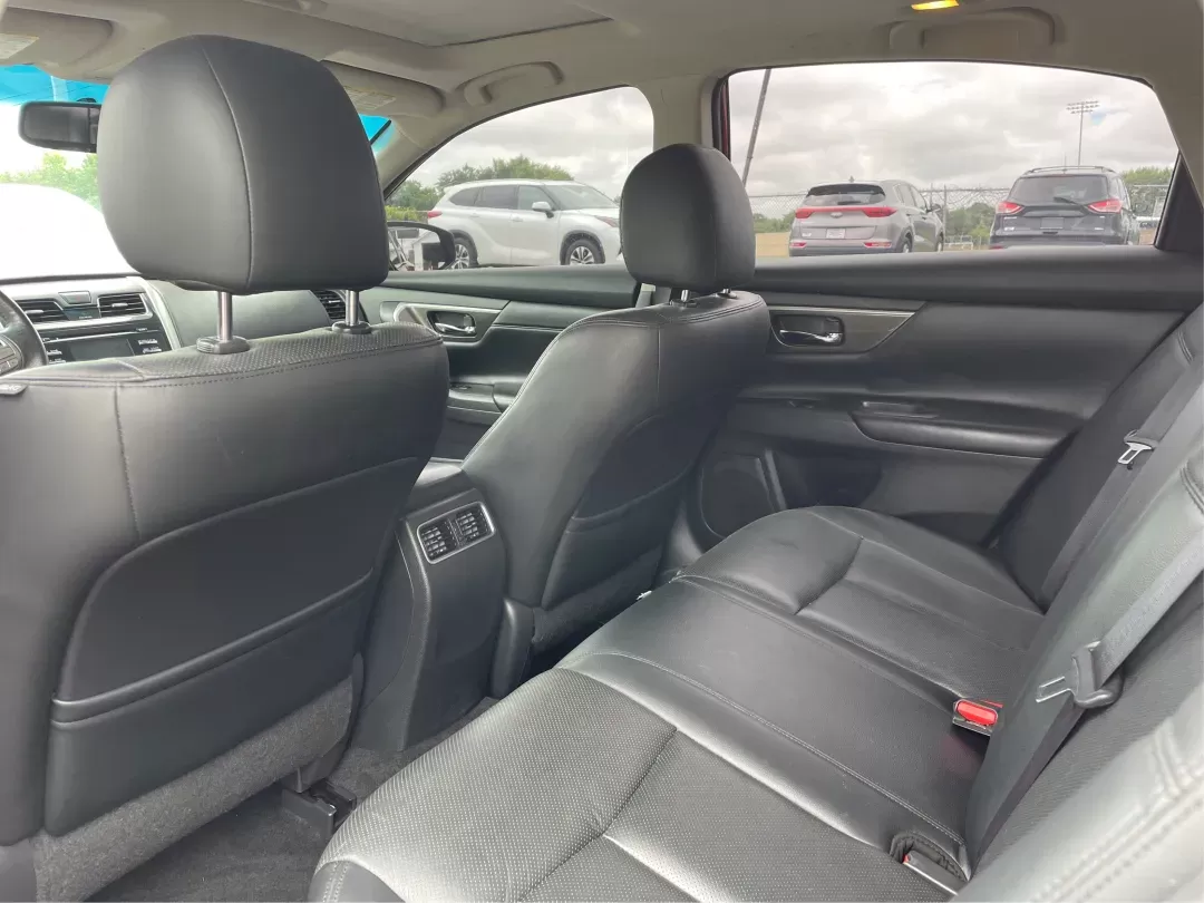 2015 Nissan Altima 2.5 SL (1N4AL3APXFC) with an 2.5L I-4 DOHC engine, located at 880 E. National Road, Vandalia, OH, 45377, (937) 908-9800, 39.891918, -84.183594 - **Elevate Your Commute with the 2015 Nissan Altima 2.5 SL at Advantage Car and Credit**<br /> <br /> If you're looking for a reliable sedan that blends comfort, efficiency, and style, the 2015 Nissan Altima 2.5 SL is your perfect match! This vehicle is tailor-made for the everyday commuter who doesn - Photo#9