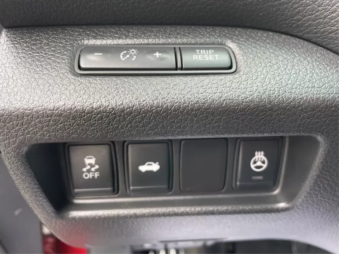 2015 Nissan Altima 2.5 SL (1N4AL3APXFC) with an 2.5L I-4 DOHC engine, located at 880 E. National Road, Vandalia, OH, 45377, (937) 908-9800, 39.891918, -84.183594 - **Elevate Your Commute with the 2015 Nissan Altima 2.5 SL at Advantage Car and Credit**<br /> <br /> If you're looking for a reliable sedan that blends comfort, efficiency, and style, the 2015 Nissan Altima 2.5 SL is your perfect match! This vehicle is tailor-made for the everyday commuter who doesn - Photo#16