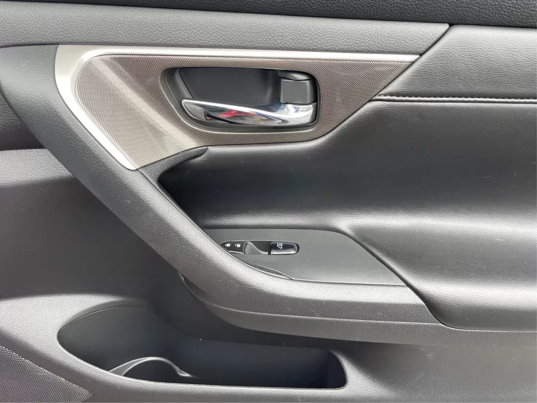 2015 Nissan Altima 2.5 SL (1N4AL3APXFC) with an 2.5L I-4 DOHC engine, located at 880 E. National Road, Vandalia, OH, 45377, (937) 908-9800, 39.891918, -84.183594 - **Elevate Your Commute with the 2015 Nissan Altima 2.5 SL at Advantage Car and Credit**<br /> <br /> If you're looking for a reliable sedan that blends comfort, efficiency, and style, the 2015 Nissan Altima 2.5 SL is your perfect match! This vehicle is tailor-made for the everyday commuter who doesn - Photo#19