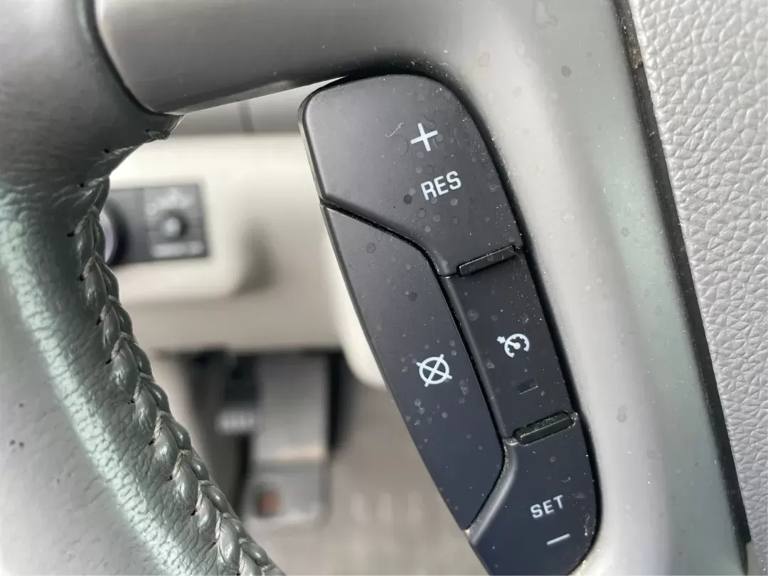 2015 Buick Enclave Convenience FWD (5GAKRAKD6FJ) with an 3.6L V6 DOHC 24V engine, 6-Speed Automatic Overdrive transmission, located at 8750 N County Rd 25A, Piqua, OH, 45356, (937) 908-9800, 40.164391, -84.232513 - Photo#15