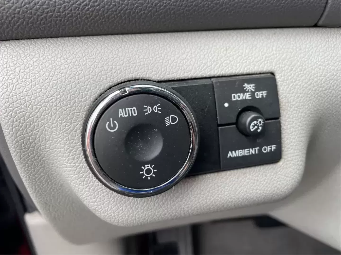 2015 Buick Enclave Convenience FWD (5GAKRAKD6FJ) with an 3.6L V6 DOHC 24V engine, 6-Speed Automatic Overdrive transmission, located at 8750 N County Rd 25A, Piqua, OH, 45356, (937) 908-9800, 40.164391, -84.232513 - Photo#16