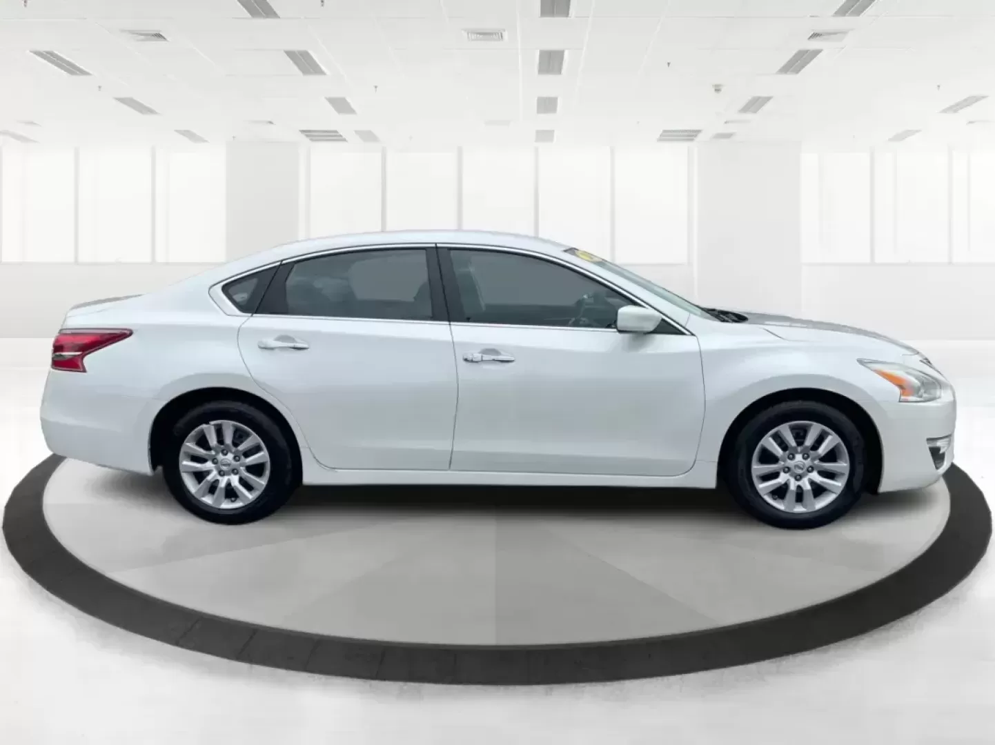 2013 Nissan Altima 2.5 S (1N4AL3APXDC) with an 2.5L I-4 DOHC engine, located at 401 Woodman Dr, Riverside, OH, 45431, (937) 908-9800, 39.760899, -84.123421 - **Discover Your Perfect Ride for Life's Adventures: 2013 Nissan Altima at Advantage Car and Credit!**<br /> <br /> Are you ready to enhance your daily commute or embark on exciting weekend getaways? The 2013 Nissan Altima is designed for those who appreciate a blend of comfort, technology, and effic - Photo#1
