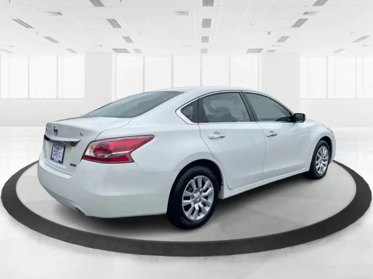 2013 Nissan Altima 2.5 S (1N4AL3APXDC) with an 2.5L I-4 DOHC engine, located at 401 Woodman Dr, Riverside, OH, 45431, (937) 908-9800, 39.760899, -84.123421 - **Discover Your Perfect Ride for Life's Adventures: 2013 Nissan Altima at Advantage Car and Credit!**<br /> <br /> Are you ready to enhance your daily commute or embark on exciting weekend getaways? The 2013 Nissan Altima is designed for those who appreciate a blend of comfort, technology, and effic - Photo#2