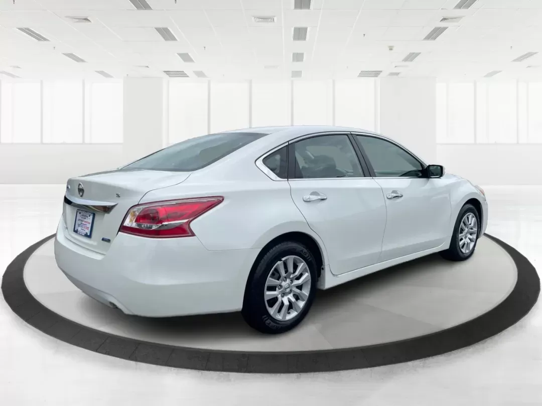 2013 Nissan Altima 2.5 S (1N4AL3APXDC) with an 2.5L I-4 DOHC engine, located at 401 Woodman Dr, Riverside, OH, 45431, (937) 908-9800, 39.760899, -84.123421 - **Discover Your Perfect Ride for Life's Adventures: 2013 Nissan Altima at Advantage Car and Credit!**<br /> <br /> Are you ready to enhance your daily commute or embark on exciting weekend getaways? The 2013 Nissan Altima is designed for those who appreciate a blend of comfort, technology, and effic - Photo#2