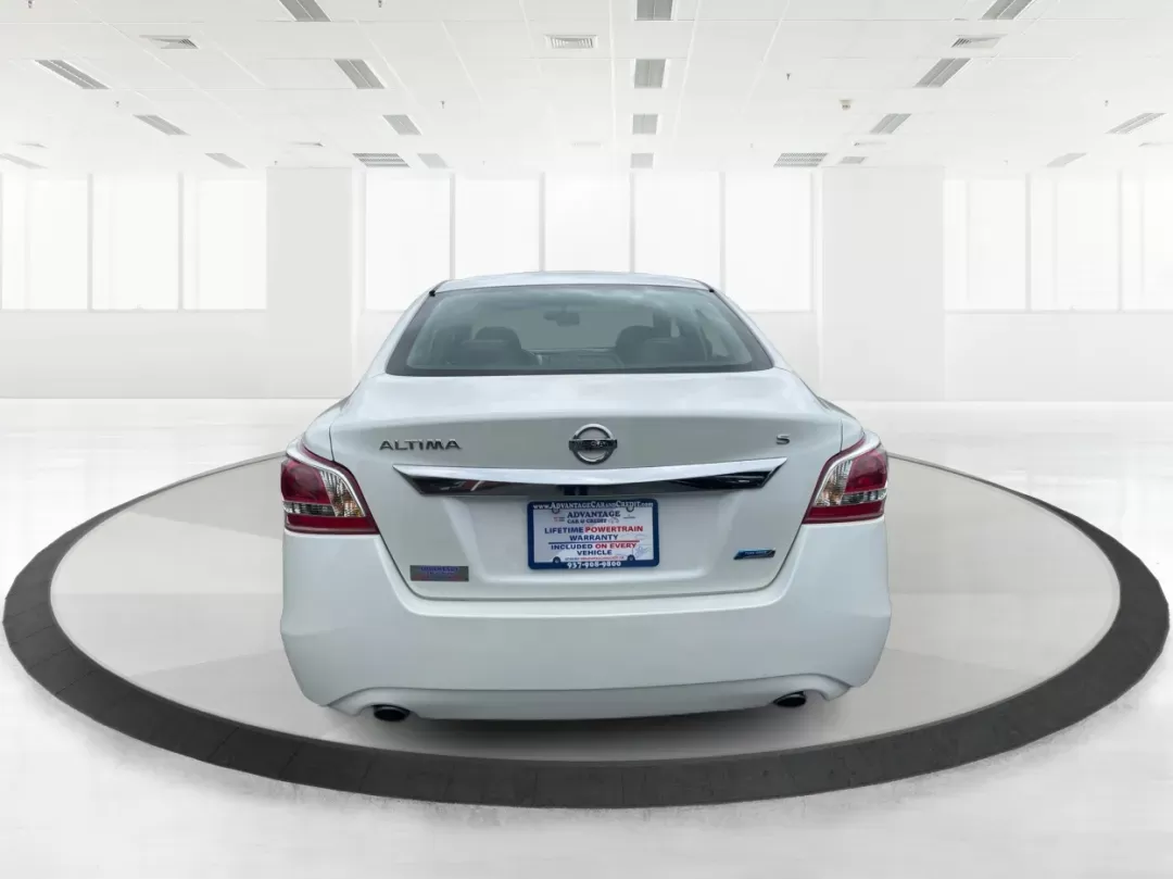 2013 Nissan Altima 2.5 S (1N4AL3APXDC) with an 2.5L I-4 DOHC engine, located at 401 Woodman Dr, Riverside, OH, 45431, (937) 908-9800, 39.760899, -84.123421 - **Discover Your Perfect Ride for Life's Adventures: 2013 Nissan Altima at Advantage Car and Credit!**<br /> <br /> Are you ready to enhance your daily commute or embark on exciting weekend getaways? The 2013 Nissan Altima is designed for those who appreciate a blend of comfort, technology, and effic - Photo#3
