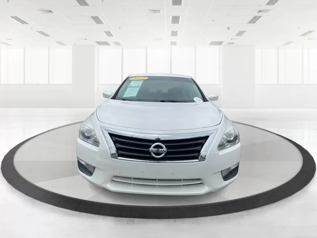 2013 Nissan Altima 2.5 S (1N4AL3APXDC) with an 2.5L I-4 DOHC engine, located at 401 Woodman Dr, Riverside, OH, 45431, (937) 908-9800, 39.760899, -84.123421 - **Discover Your Perfect Ride for Life's Adventures: 2013 Nissan Altima at Advantage Car and Credit!**<br /> <br /> Are you ready to enhance your daily commute or embark on exciting weekend getaways? The 2013 Nissan Altima is designed for those who appreciate a blend of comfort, technology, and effic - Photo#6