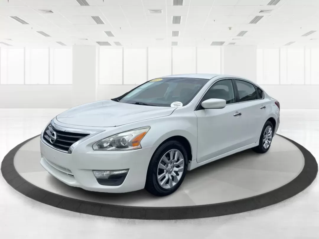 2013 Nissan Altima 2.5 S (1N4AL3APXDC) with an 2.5L I-4 DOHC engine, located at 401 Woodman Dr, Riverside, OH, 45431, (937) 908-9800, 39.760899, -84.123421 - **Discover Your Perfect Ride for Life's Adventures: 2013 Nissan Altima at Advantage Car and Credit!**<br /> <br /> Are you ready to enhance your daily commute or embark on exciting weekend getaways? The 2013 Nissan Altima is designed for those who appreciate a blend of comfort, technology, and effic - Photo#7