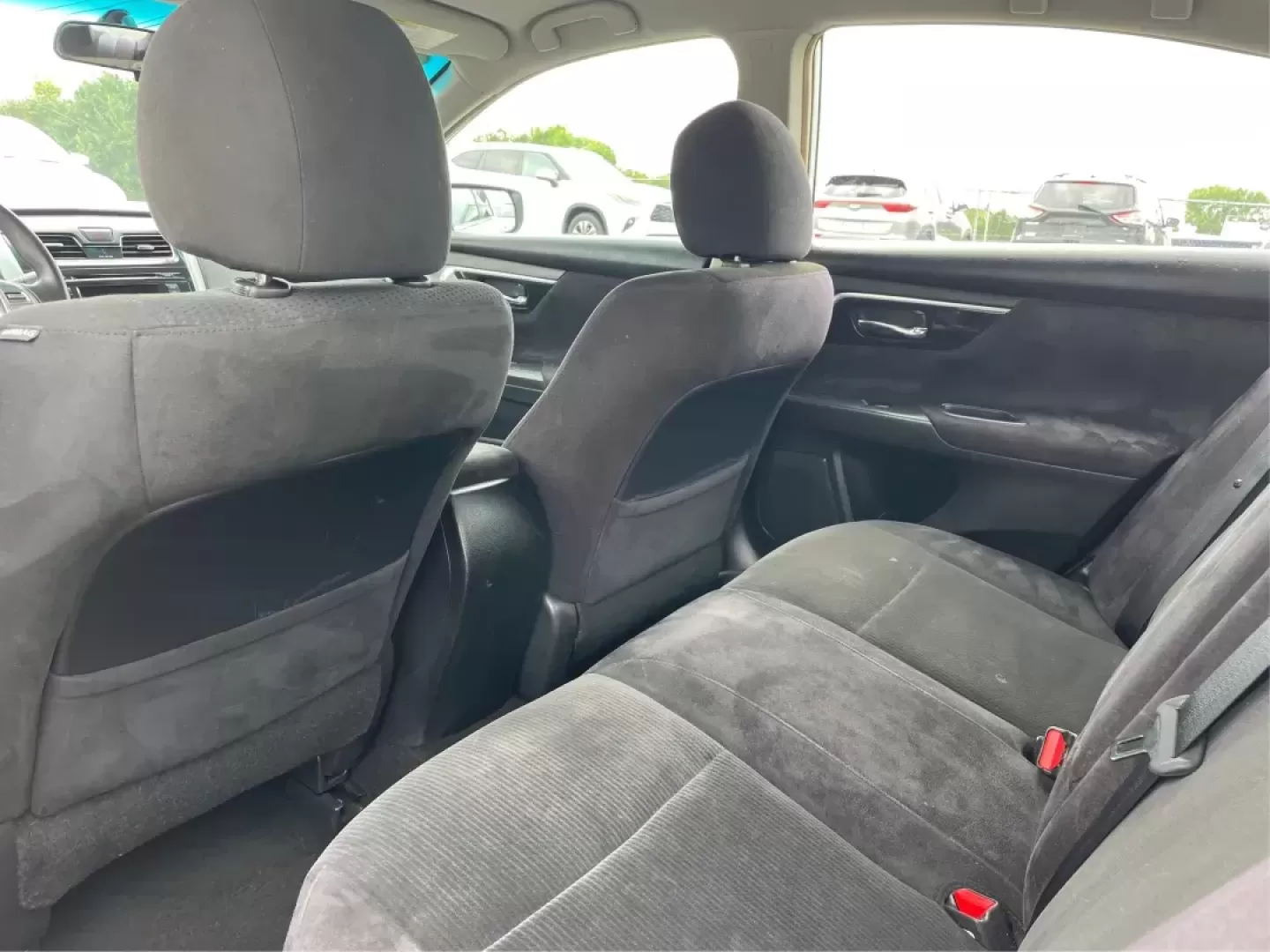 2013 Nissan Altima 2.5 S (1N4AL3APXDC) with an 2.5L I-4 DOHC engine, located at 401 Woodman Dr, Riverside, OH, 45431, (937) 908-9800, 39.760899, -84.123421 - **Discover Your Perfect Ride for Life's Adventures: 2013 Nissan Altima at Advantage Car and Credit!**<br /> <br /> Are you ready to enhance your daily commute or embark on exciting weekend getaways? The 2013 Nissan Altima is designed for those who appreciate a blend of comfort, technology, and effic - Photo#9