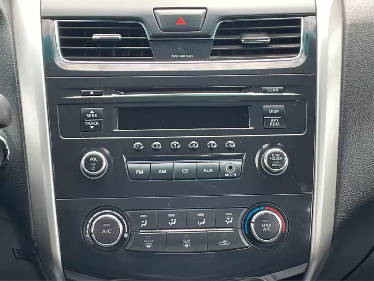 2013 Nissan Altima 2.5 S (1N4AL3APXDC) with an 2.5L I-4 DOHC engine, located at 401 Woodman Dr, Riverside, OH, 45431, (937) 908-9800, 39.760899, -84.123421 - **Discover Your Perfect Ride for Life's Adventures: 2013 Nissan Altima at Advantage Car and Credit!**<br /> <br /> Are you ready to enhance your daily commute or embark on exciting weekend getaways? The 2013 Nissan Altima is designed for those who appreciate a blend of comfort, technology, and effic - Photo#12