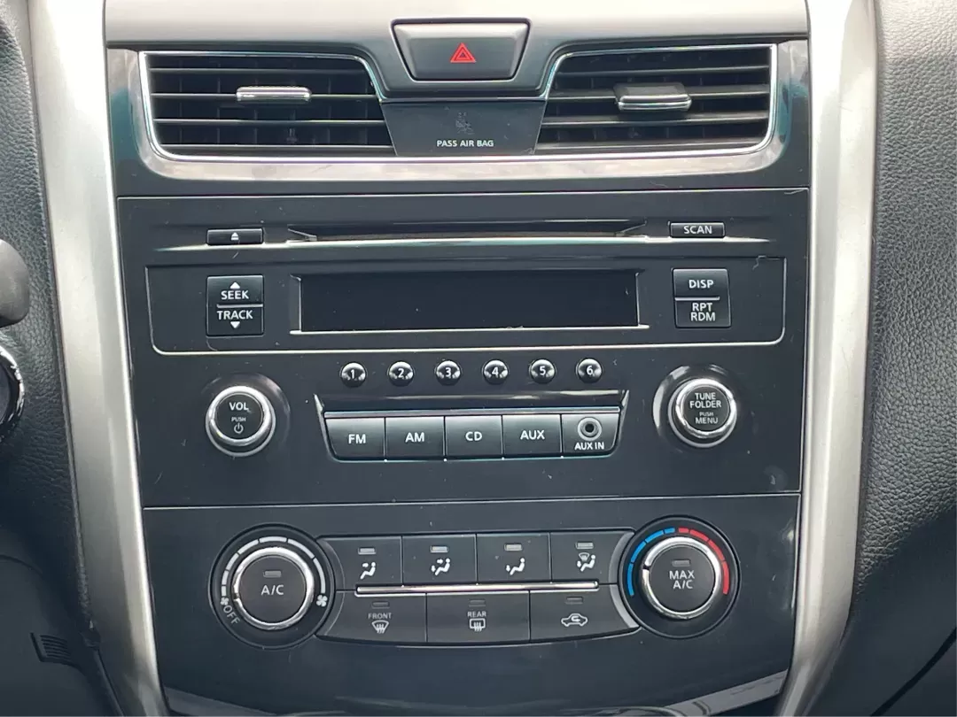 2013 Nissan Altima 2.5 S (1N4AL3APXDC) with an 2.5L I-4 DOHC engine, located at 401 Woodman Dr, Riverside, OH, 45431, (937) 908-9800, 39.760899, -84.123421 - **Discover Your Perfect Ride for Life's Adventures: 2013 Nissan Altima at Advantage Car and Credit!**<br /> <br /> Are you ready to enhance your daily commute or embark on exciting weekend getaways? The 2013 Nissan Altima is designed for those who appreciate a blend of comfort, technology, and effic - Photo#12