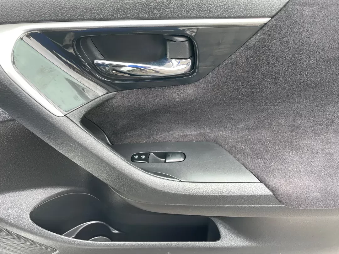 2013 Nissan Altima 2.5 S (1N4AL3APXDC) with an 2.5L I-4 DOHC engine, located at 401 Woodman Dr, Riverside, OH, 45431, (937) 908-9800, 39.760899, -84.123421 - **Discover Your Perfect Ride for Life's Adventures: 2013 Nissan Altima at Advantage Car and Credit!**<br /> <br /> Are you ready to enhance your daily commute or embark on exciting weekend getaways? The 2013 Nissan Altima is designed for those who appreciate a blend of comfort, technology, and effic - Photo#19