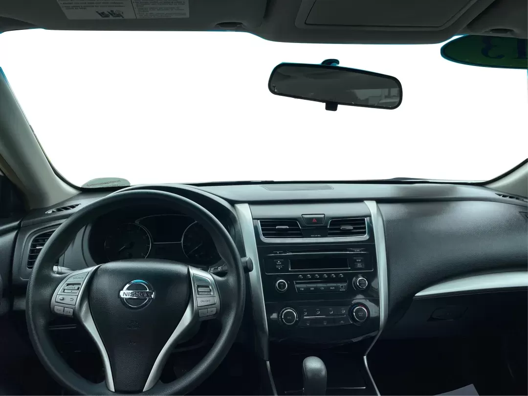 2013 Nissan Altima 2.5 S (1N4AL3APXDC) with an 2.5L I-4 DOHC engine, located at 401 Woodman Dr, Riverside, OH, 45431, (937) 908-9800, 39.760899, -84.123421 - **Discover Your Perfect Ride for Life's Adventures: 2013 Nissan Altima at Advantage Car and Credit!**<br /> <br /> Are you ready to enhance your daily commute or embark on exciting weekend getaways? The 2013 Nissan Altima is designed for those who appreciate a blend of comfort, technology, and effic - Photo#20
