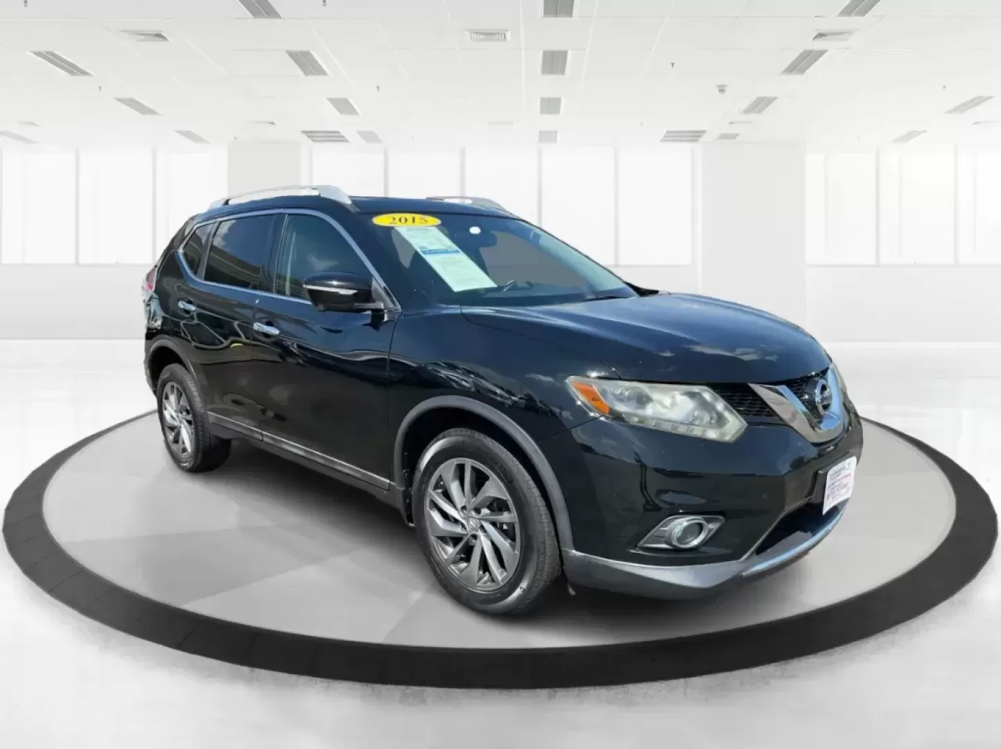 2015 Nissan Rogue SL (5N1AT2MV5FC) with an 2.5L I-4 DOHC engine, located at 401 Woodman Dr, Riverside, OH, 45431, (937) 908-9800, 39.760899, -84.123421 - **Discover Your Next Adventure with the 2015 Nissan Rogue SL A Versatile SUV for Every Lifestyle!**<br /> <br /> Are you ready to elevate your driving experience? Whether you're a busy parent looking for a reliable family vehicle, a commuter seeking comfort, or an adventure seeker wanting to explor - Photo#0