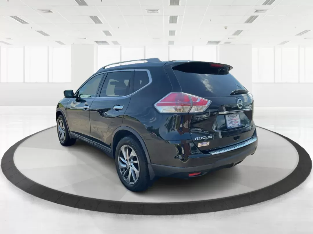 2015 Nissan Rogue SL (5N1AT2MV5FC) with an 2.5L I-4 DOHC engine, located at 401 Woodman Dr, Riverside, OH, 45431, (937) 908-9800, 39.760899, -84.123421 - **Discover Your Next Adventure with the 2015 Nissan Rogue SL A Versatile SUV for Every Lifestyle!**<br /> <br /> Are you ready to elevate your driving experience? Whether you're a busy parent looking for a reliable family vehicle, a commuter seeking comfort, or an adventure seeker wanting to explor - Photo#4