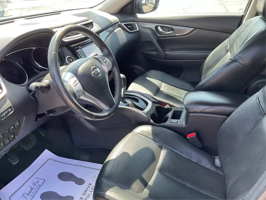 2015 Nissan Rogue SL (5N1AT2MV5FC) with an 2.5L I-4 DOHC engine, located at 401 Woodman Dr, Riverside, OH, 45431, (937) 908-9800, 39.760899, -84.123421 - **Discover Your Next Adventure with the 2015 Nissan Rogue SL A Versatile SUV for Every Lifestyle!**<br /> <br /> Are you ready to elevate your driving experience? Whether you're a busy parent looking for a reliable family vehicle, a commuter seeking comfort, or an adventure seeker wanting to explor - Photo#8