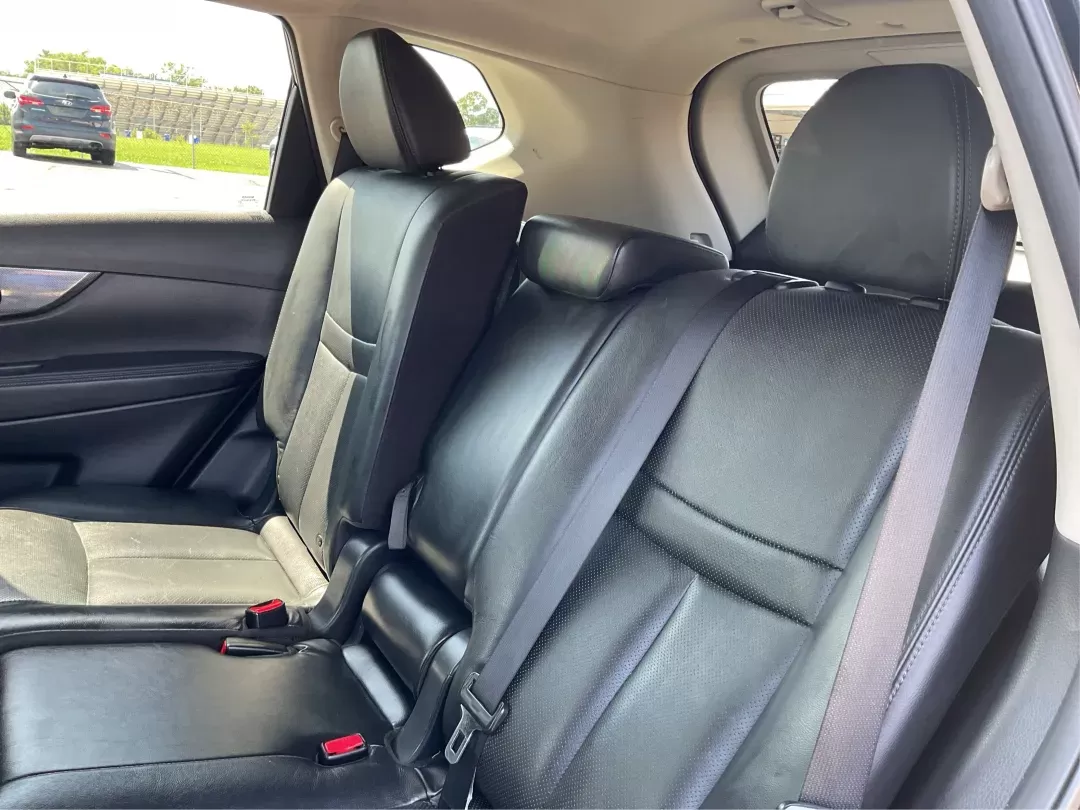 2015 Nissan Rogue SL (5N1AT2MV5FC) with an 2.5L I-4 DOHC engine, located at 401 Woodman Dr, Riverside, OH, 45431, (937) 908-9800, 39.760899, -84.123421 - **Discover Your Next Adventure with the 2015 Nissan Rogue SL A Versatile SUV for Every Lifestyle!**<br /> <br /> Are you ready to elevate your driving experience? Whether you're a busy parent looking for a reliable family vehicle, a commuter seeking comfort, or an adventure seeker wanting to explor - Photo#9
