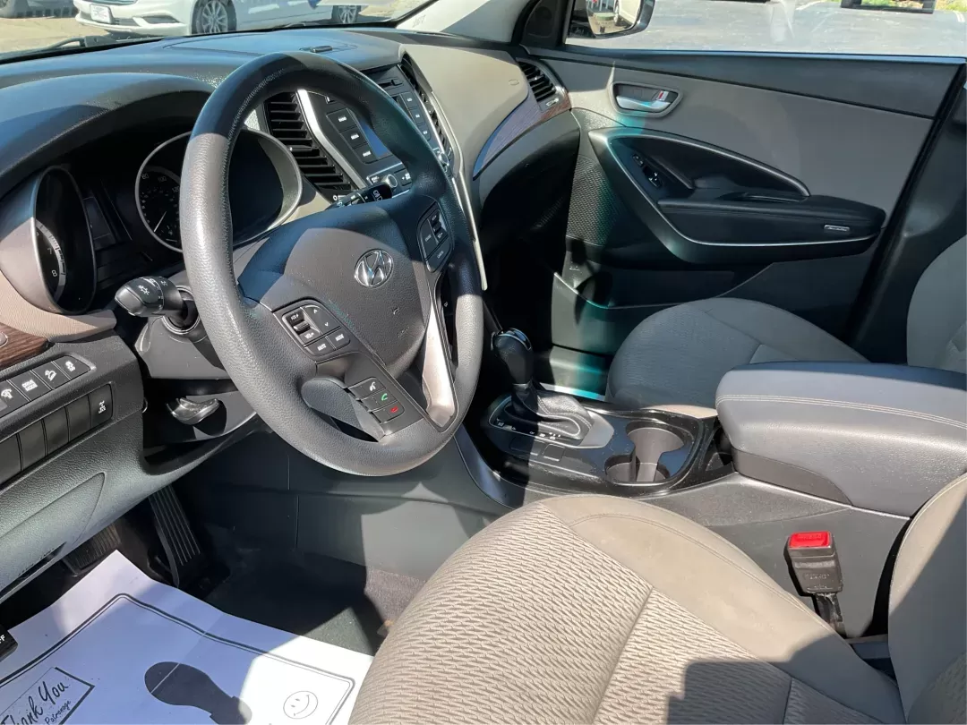 2018 Hyundai Santa Fe Sport 2.4L (5NMZTDLB0JH) with an Theta II 2.4L I-4 gasoline direct injection engine, located at 401 Woodman Dr, Riverside, OH, 45431, (937) 908-9800, 39.760899, -84.123421 - **Discover Adventure with the 2018 Hyundai Santa Fe Sport at Advantage Car and Credit!**<br /> <br /> Are you in search of a reliable SUV that combines comfort, versatility, and a touch of luxury for your family road trips or daily commutes? Look no further! The 2018 Hyundai Santa Fe Sport is your p - Photo#7