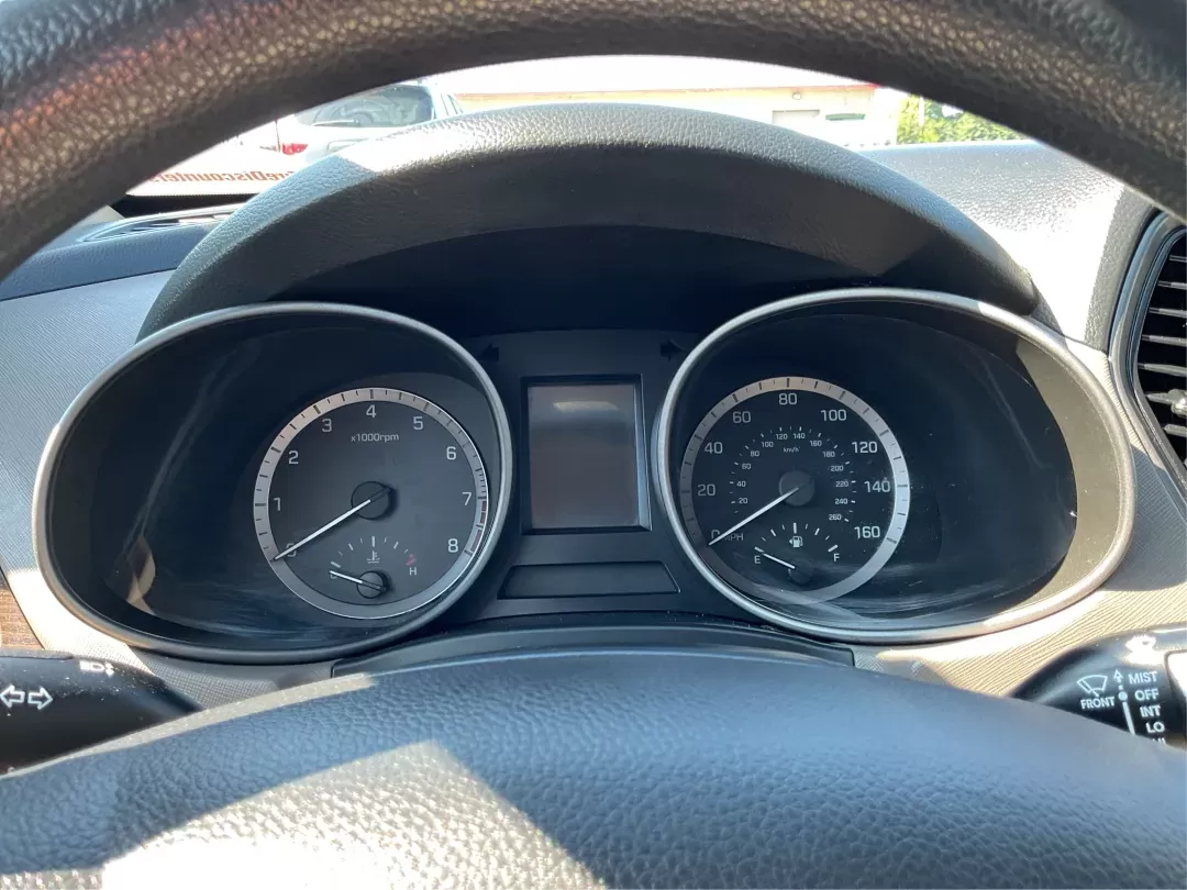 2018 Hyundai Santa Fe Sport 2.4L (5NMZTDLB0JH) with an Theta II 2.4L I-4 gasoline direct injection engine, located at 401 Woodman Dr, Riverside, OH, 45431, (937) 908-9800, 39.760899, -84.123421 - **Discover Adventure with the 2018 Hyundai Santa Fe Sport at Advantage Car and Credit!**<br /> <br /> Are you in search of a reliable SUV that combines comfort, versatility, and a touch of luxury for your family road trips or daily commutes? Look no further! The 2018 Hyundai Santa Fe Sport is your p - Photo#13