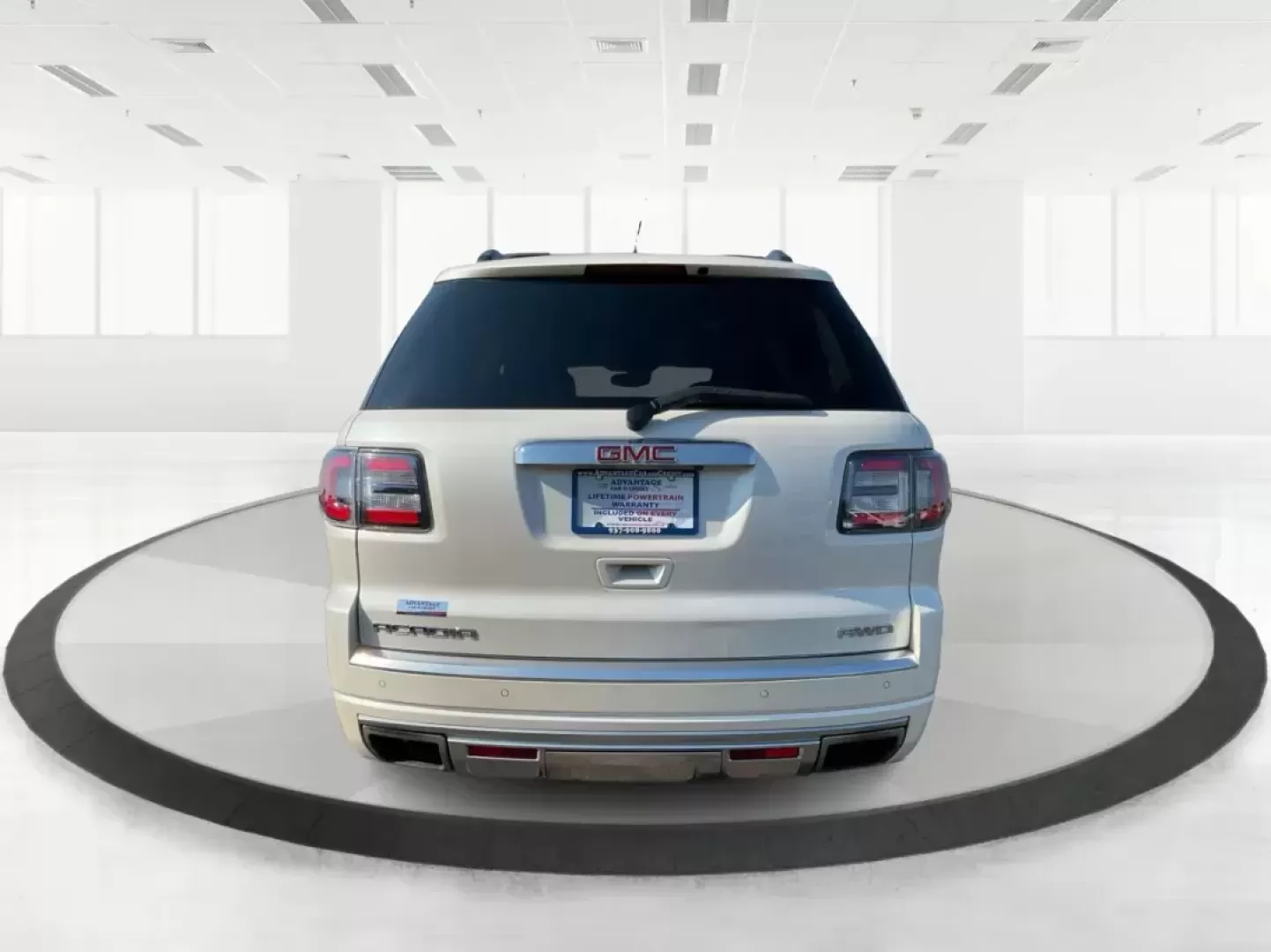 2015 GMC Acadia Denali (1GKKVTKD9FJ) with an 3.6L V-6 gasoline direct injection engine, located at 1951 S Dayton Lakeview Rd., New Carlisle, OH, 45344, (937) 908-9800, 39.890999, -84.050255 - **Explore Adventure and Comfort with the 2015 GMC Acadia Denali in Fairborn, OH!**<br /> <br /> Are you searching for the perfect family SUV that seamlessly blends adventure, comfort, and reliability? Look no further than this stunning 2015 GMC Acadia Denali, available now at Advantage Car and Credi - Photo#3