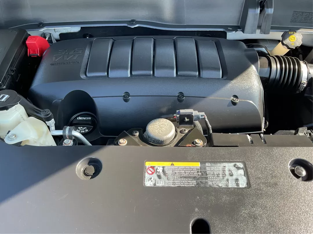 2015 GMC Acadia Denali (1GKKVTKD9FJ) with an 3.6L V-6 gasoline direct injection engine, located at 1951 S Dayton Lakeview Rd., New Carlisle, OH, 45344, (937) 908-9800, 39.890999, -84.050255 - Photo#10
