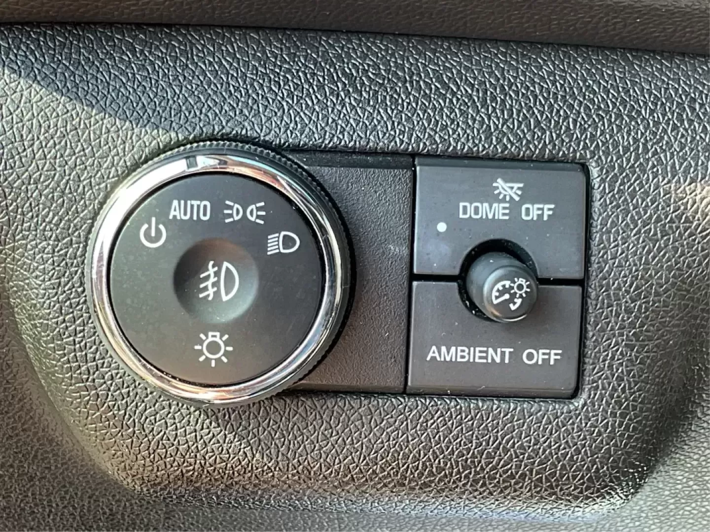 2015 GMC Acadia Denali (1GKKVTKD9FJ) with an 3.6L V-6 gasoline direct injection engine, located at 1951 S Dayton Lakeview Rd., New Carlisle, OH, 45344, (937) 908-9800, 39.890999, -84.050255 - **Explore Adventure and Comfort with the 2015 GMC Acadia Denali in Fairborn, OH!**<br /> <br /> Are you searching for the perfect family SUV that seamlessly blends adventure, comfort, and reliability? Look no further than this stunning 2015 GMC Acadia Denali, available now at Advantage Car and Credi - Photo#16