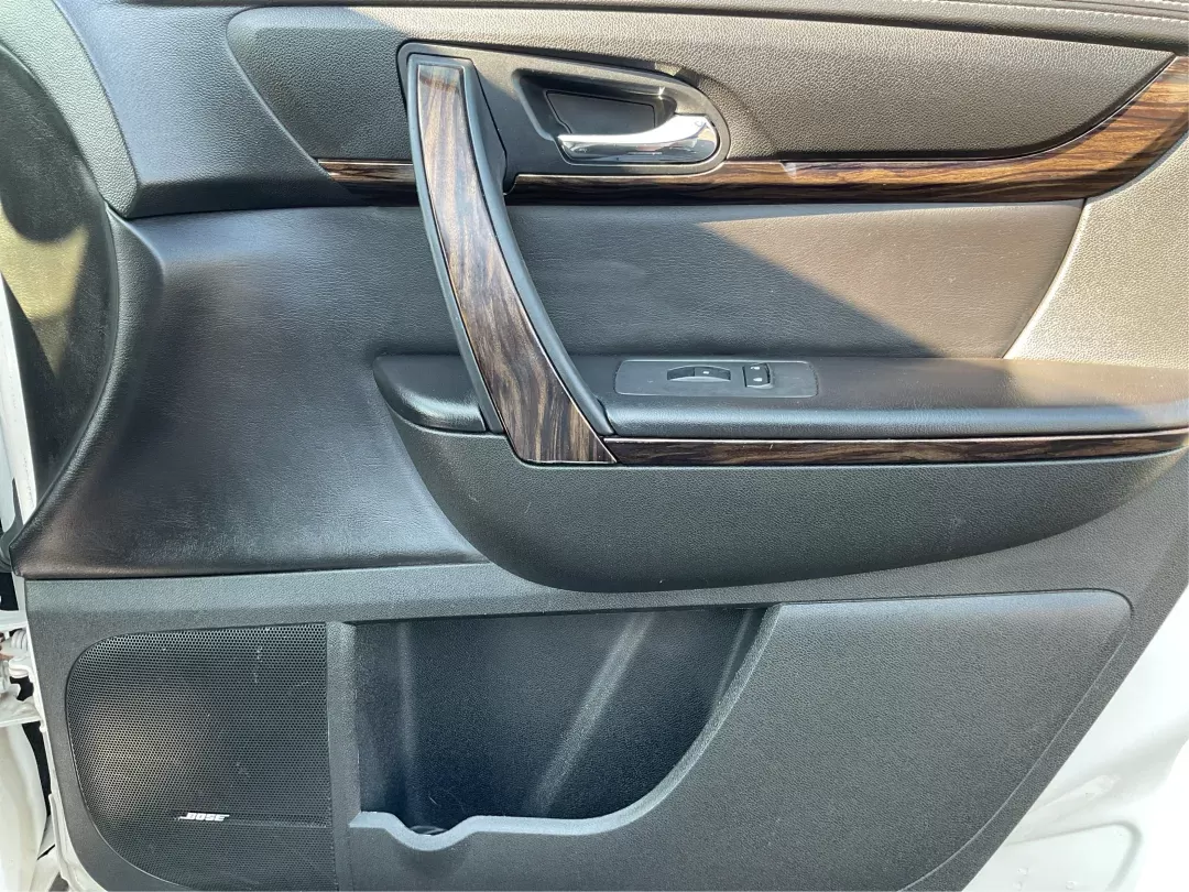 2015 GMC Acadia Denali (1GKKVTKD9FJ) with an 3.6L V-6 gasoline direct injection engine, located at 1951 S Dayton Lakeview Rd., New Carlisle, OH, 45344, (937) 908-9800, 39.890999, -84.050255 - Photo#19
