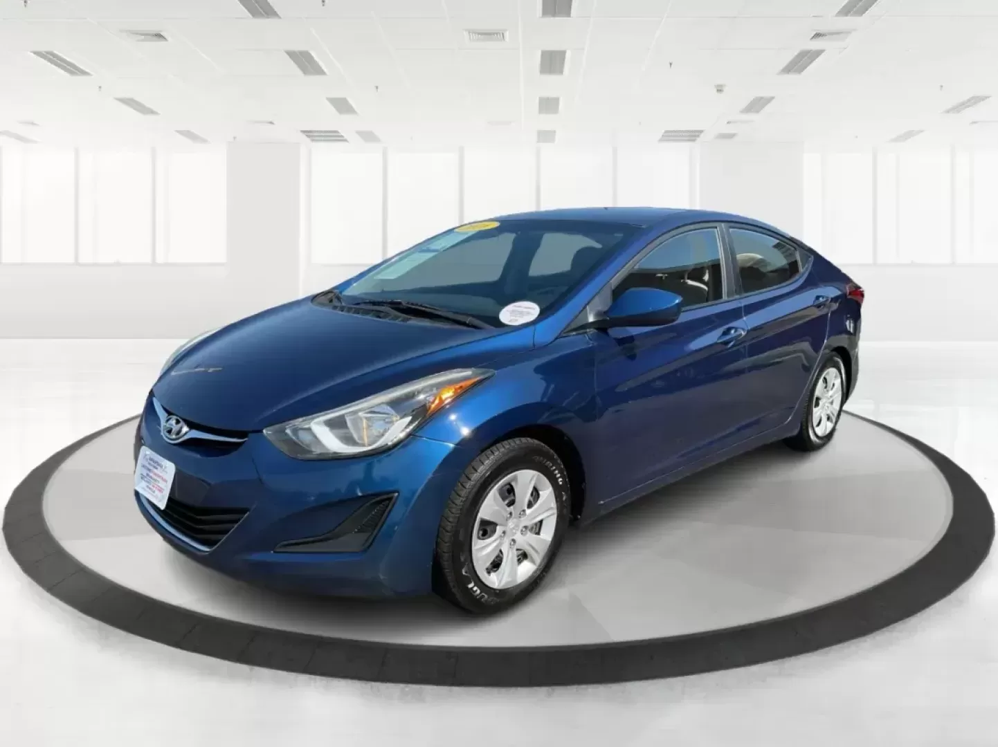 2016 Hyundai Elantra SE (5NPDH4AE5GH) with an Nu 1.8L I-4 DOHC engine, located at 1951 S Dayton Lakeview Rd., New Carlisle, OH, 45344, (937) 908-9800, 39.890999, -84.050255 - ### Discover Your Next Adventure with the 2016 Hyundai Elantra SE!<br /> <br /> Imagine hitting the open road in a stylish and reliable sedan that's perfect for both your daily commute and weekend getaways. At Advantage Car and Credit in Fairborn, OH, we're excited to introduce you to this stunning - Photo#7