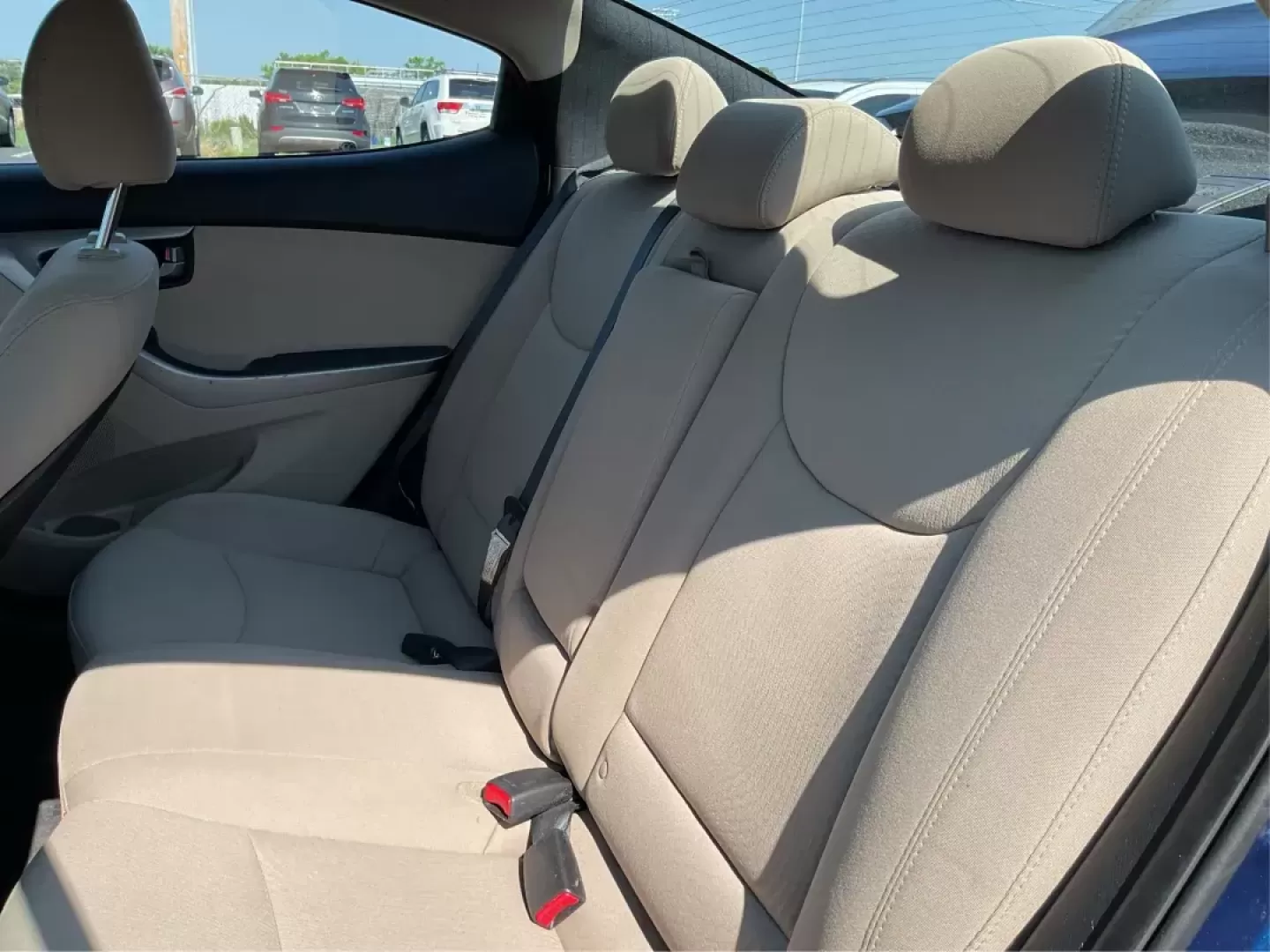 2016 Hyundai Elantra SE (5NPDH4AE5GH) with an Nu 1.8L I-4 DOHC engine, located at 1951 S Dayton Lakeview Rd., New Carlisle, OH, 45344, (937) 908-9800, 39.890999, -84.050255 - ### Discover Your Next Adventure with the 2016 Hyundai Elantra SE!<br /> <br /> Imagine hitting the open road in a stylish and reliable sedan that's perfect for both your daily commute and weekend getaways. At Advantage Car and Credit in Fairborn, OH, we're excited to introduce you to this stunning - Photo#9