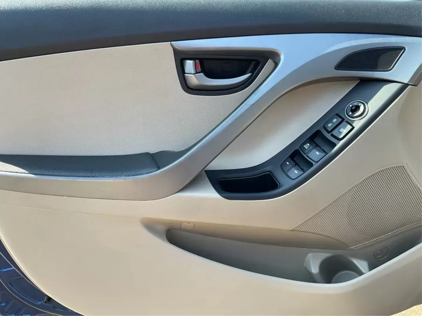 2016 Hyundai Elantra SE (5NPDH4AE5GH) with an Nu 1.8L I-4 DOHC engine, located at 1951 S Dayton Lakeview Rd., New Carlisle, OH, 45344, (937) 908-9800, 39.890999, -84.050255 - ### Discover Your Next Adventure with the 2016 Hyundai Elantra SE!<br /> <br /> Imagine hitting the open road in a stylish and reliable sedan that's perfect for both your daily commute and weekend getaways. At Advantage Car and Credit in Fairborn, OH, we're excited to introduce you to this stunning - Photo#15