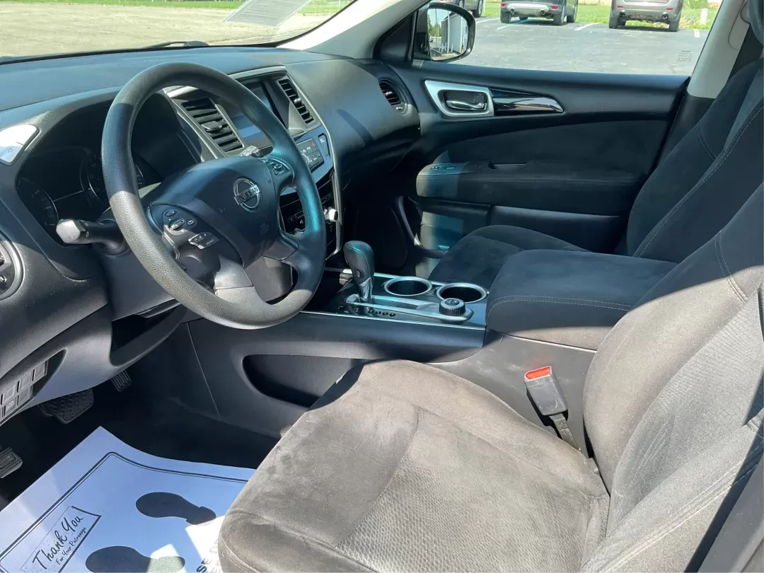 2015 Nissan Pathfinder S (5N1AR2MMXFC) with an 3.5L V-6 DOHC engine, located at 1184 Kauffman Ave, Fairborn, OH, 45324, (937) 908-9800, 39.807072, -84.030914 - Photo#8