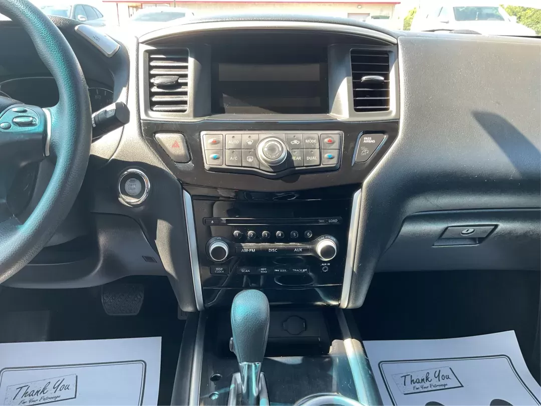 2015 Nissan Pathfinder S (5N1AR2MMXFC) with an 3.5L V-6 DOHC engine, located at 1184 Kauffman Ave, Fairborn, OH, 45324, (937) 908-9800, 39.807072, -84.030914 - Photo#12