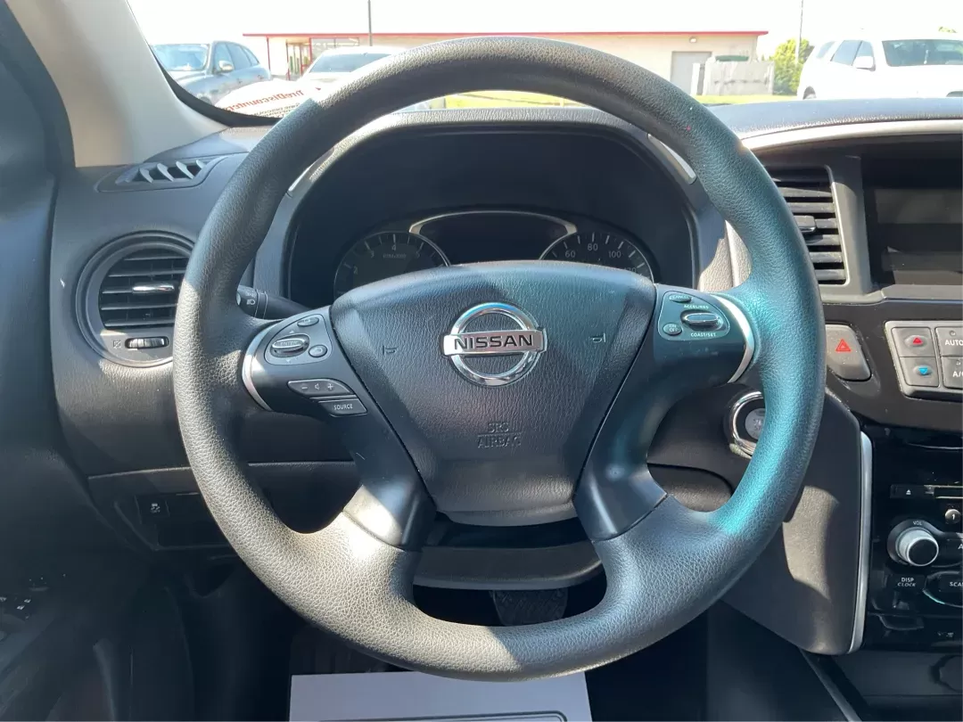 2015 Nissan Pathfinder S (5N1AR2MMXFC) with an 3.5L V-6 DOHC engine, located at 1184 Kauffman Ave, Fairborn, OH, 45324, (937) 908-9800, 39.807072, -84.030914 - Photo#15