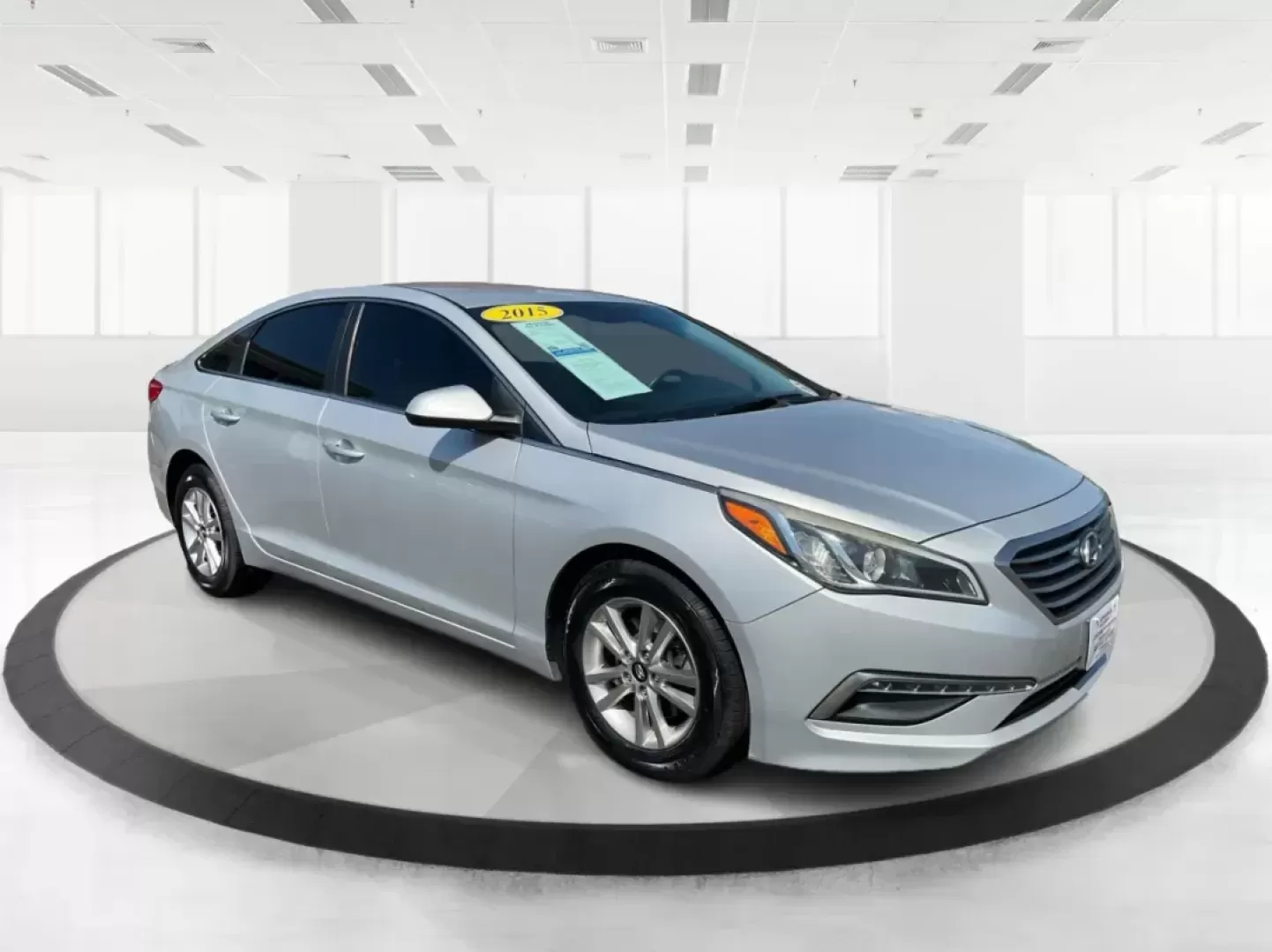 2015 Hyundai Sonata SE (5NPE24AF0FH) with an 2.4L I-4 gasoline direct injection engine, located at 8750 N County Rd 25A, Piqua, OH, 45356, (937) 908-9800, 40.164391, -84.232513 - **Discover Your Next Adventure with the 2015 Hyundai Sonata SE at Advantage Car and Credit!**<br /> <br /> Are you in search of a reliable sedan that effortlessly balances comfort, style, and functionality? Look no further than the 2015 Hyundai Sonata SE, available now at Advantage Car and Credit in - Photo#0