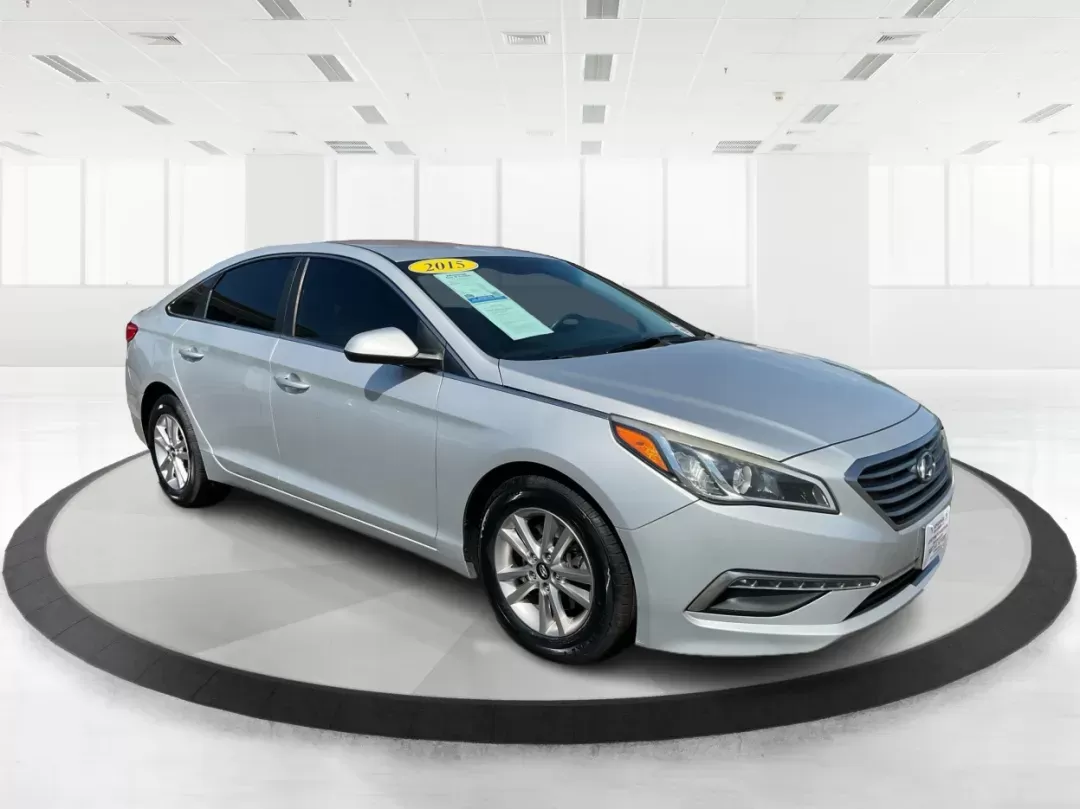 2015 Hyundai Sonata SE (5NPE24AF0FH) with an 2.4L I-4 gasoline direct injection engine, located at 8750 N County Rd 25A, Piqua, OH, 45356, (937) 908-9800, 40.164391, -84.232513 - Photo#0