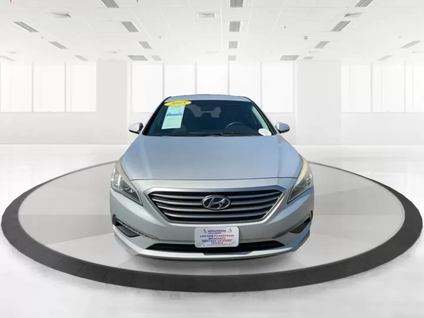 2015 Hyundai Sonata SE (5NPE24AF0FH) with an 2.4L I-4 gasoline direct injection engine, located at 8750 N County Rd 25A, Piqua, OH, 45356, (937) 908-9800, 40.164391, -84.232513 - **Discover Your Next Adventure with the 2015 Hyundai Sonata SE at Advantage Car and Credit!**<br /> <br /> Are you in search of a reliable sedan that effortlessly balances comfort, style, and functionality? Look no further than the 2015 Hyundai Sonata SE, available now at Advantage Car and Credit in - Photo#6