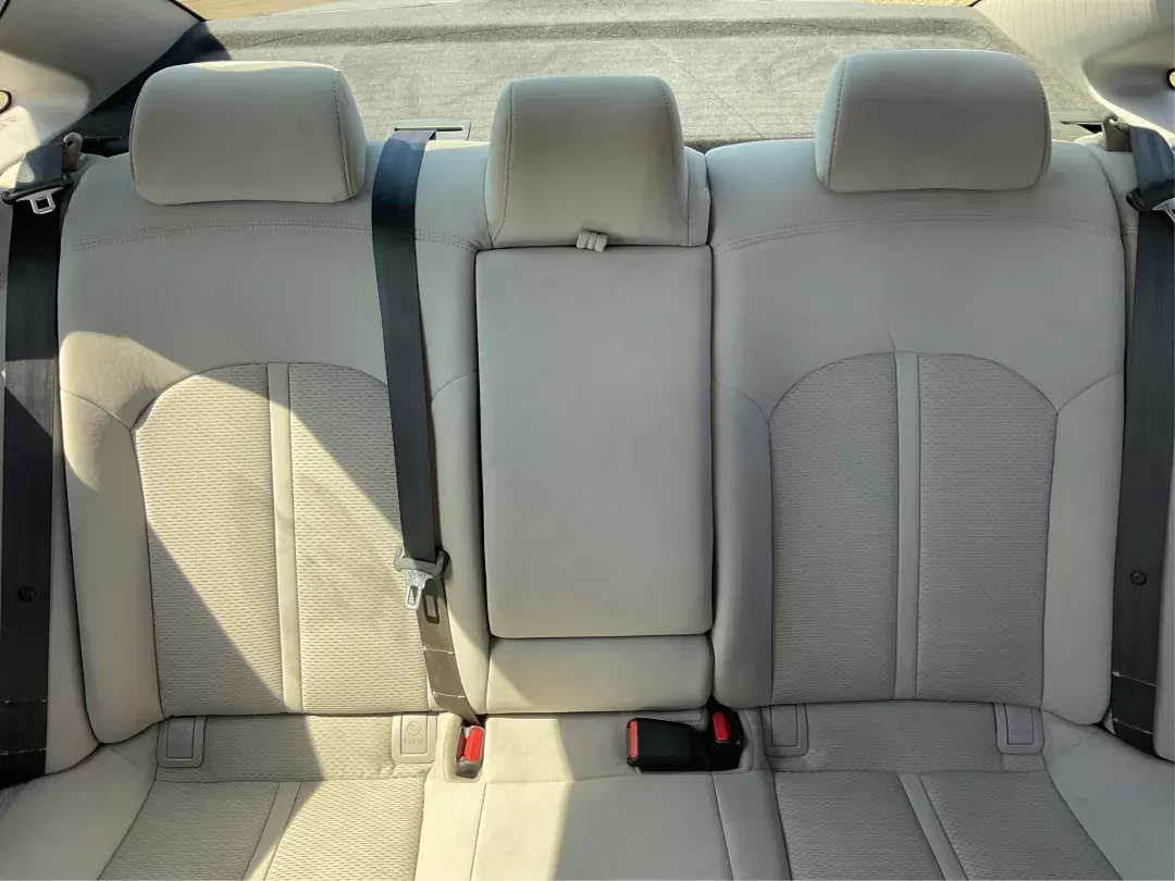 2015 Hyundai Sonata SE (5NPE24AF0FH) with an 2.4L I-4 gasoline direct injection engine, located at 8750 N County Rd 25A, Piqua, OH, 45356, (937) 908-9800, 40.164391, -84.232513 - Photo#13