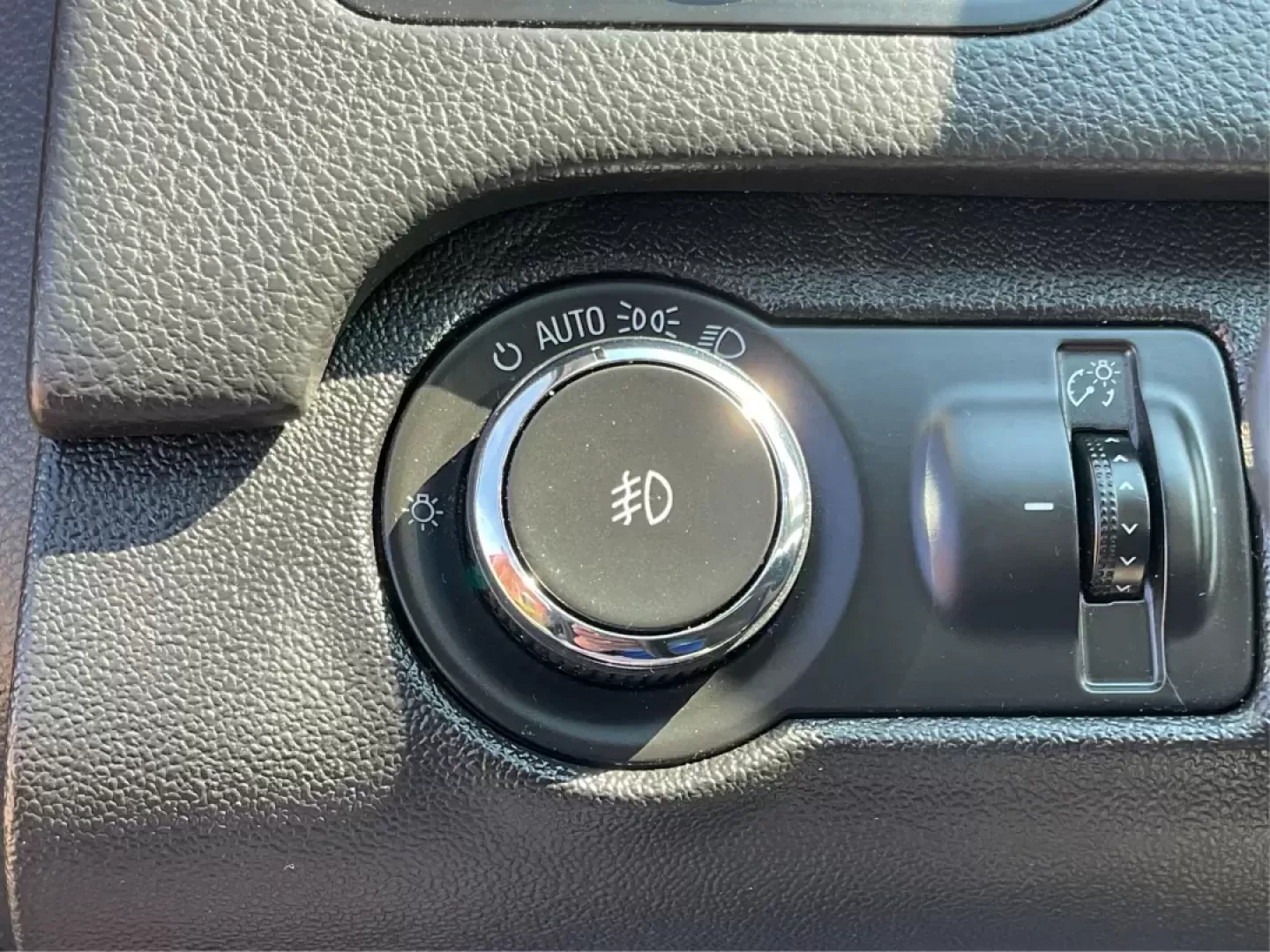 2016 Buick Regal Turbo/e-Assist Premium I (2G4GP5EX9G9) with an Other engine, located at 4508 South Dixie Dr, Moraine, OH, 45439, (937) 908-9800, 39.689976, -84.218452 - **Elevate Your Commute with the 2016 Buick Regal Turbo** <br /> Are you in search of a reliable sedan that combines sophistication with practicality? Look no further! The 2016 Buick Regal Turbo, available at Advantage Car and Credit in Fairborn, OH, is the perfect vehicle for those who demand both - Photo#15
