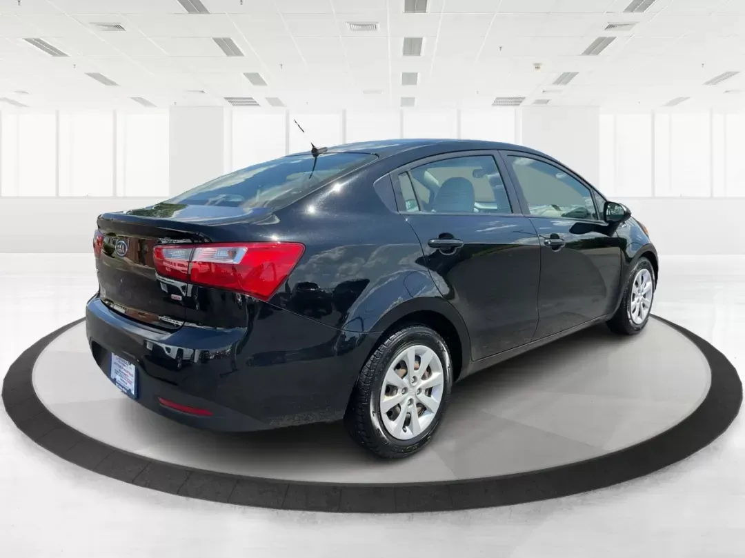 2013 Kia Rio LX (KNADM4A35D6) with an 1.6L I-4 gasoline direct injection engine, located at 1230 East Main St, Xenia, OH, 45385, (937) 908-9800, 39.688026, -83.910172 - Photo#2